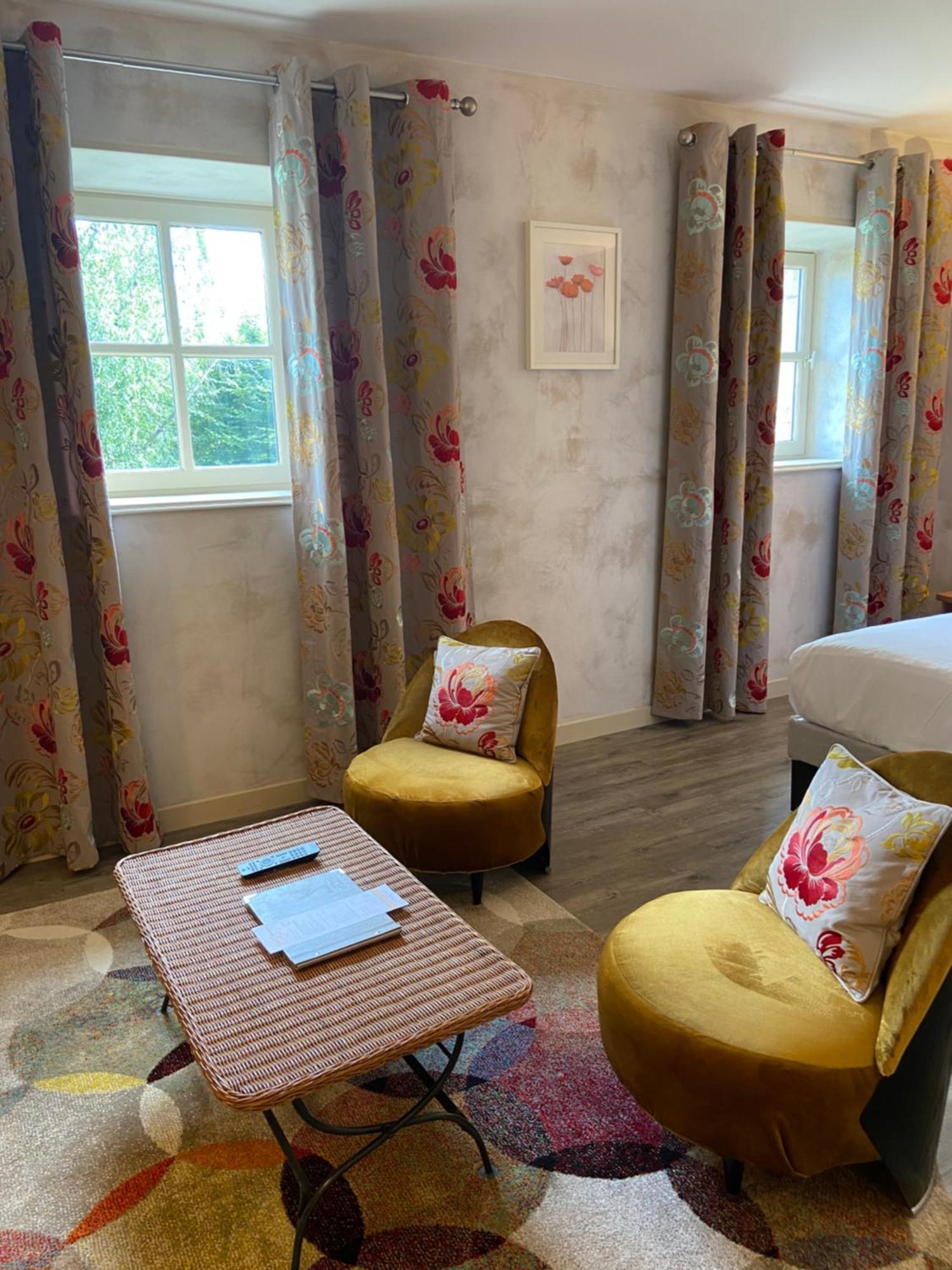 Demeures Et Chateaux L'Abbaye Caladoise - Anciennement Hostellerie Ferme Du Poulet Villefranche-sur-Saône Oda fotoğraf